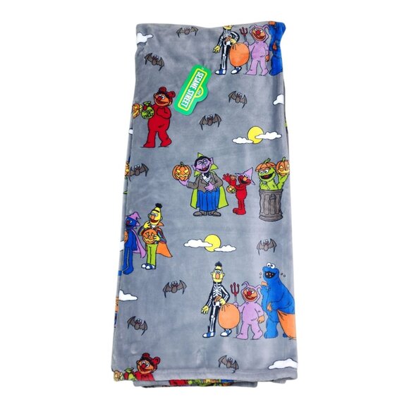 Sesame Street Halloween Decorative Throw Blanket 60" X 70" Bert Elmo Cookie Mons - Picture 1 of 13